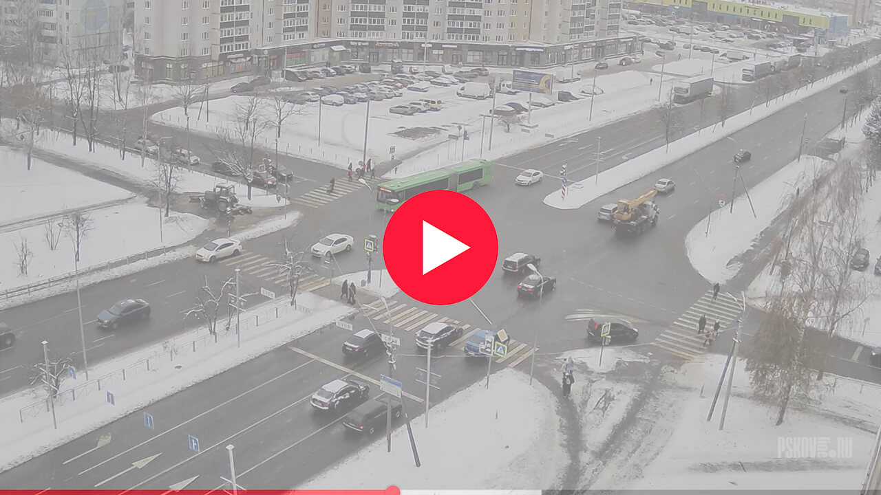 Перекресток Труда и Звездной: фото с веб-камеры.